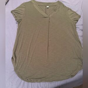 Old Navy Olive Short Sleeve V-Neck Top